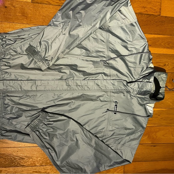 Adidas grey vintage raincoat~ XS ( Sized like a medium/large) - Picture 4 of 4